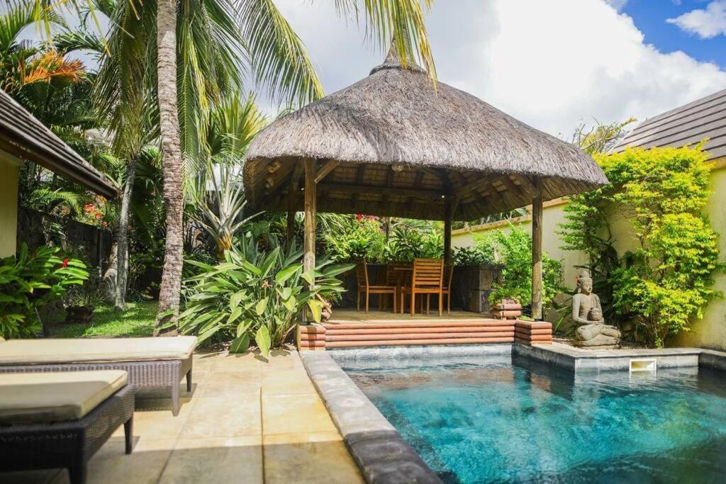 Villa Tropicale Balinaise Intimiste Grand Bay Buitenkant foto